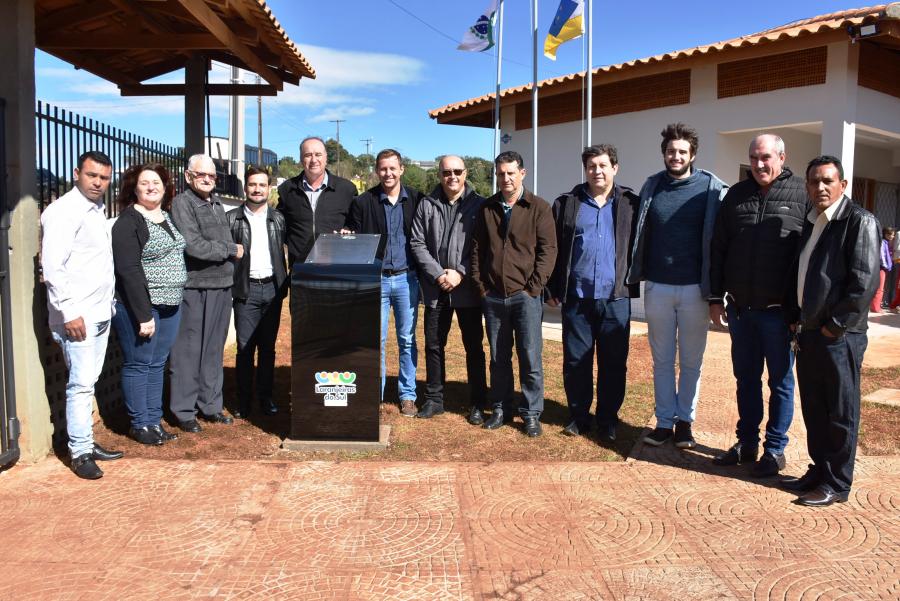 Vereadores prestigiam inauguração da Escola Therezinha Andreetta 